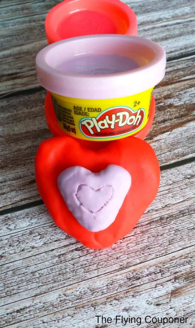 Valentine’s Day Craft Ideas #PlayDoh heart