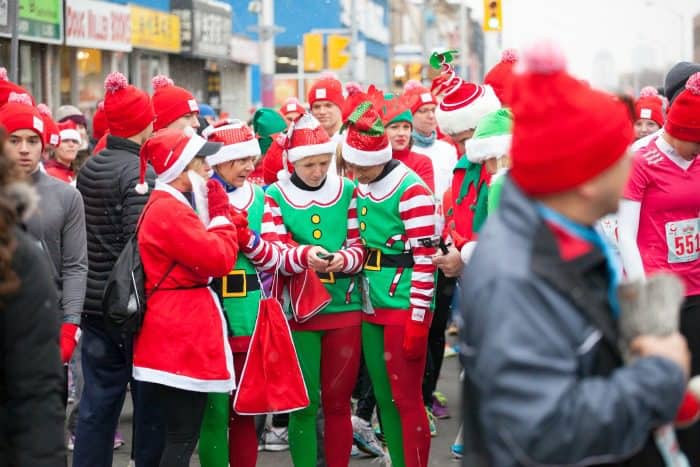 Toronto Santa Claus Parade. Holly Jolly Fun Run.