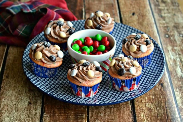 23 Christmas Desserts.White chocolate peppermint cupcakes. The Flying Couponer.