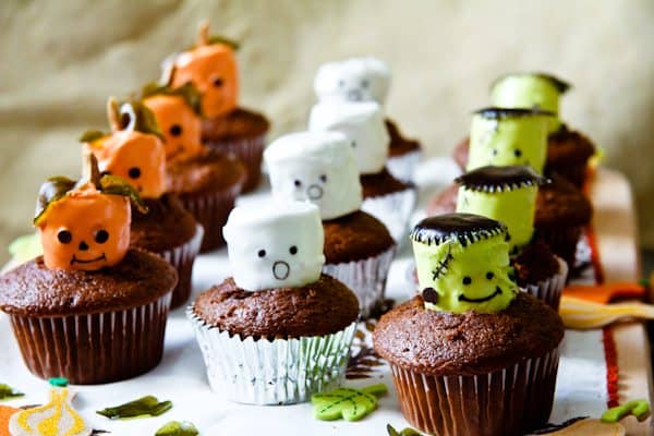 20 wickedly fun halloween cupcakes. The Flying Couponer.