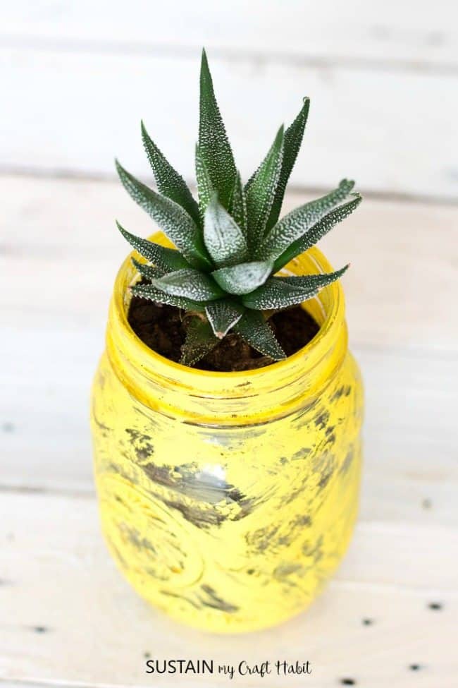 20 Easy & Creative Pineapple Inspired Projects